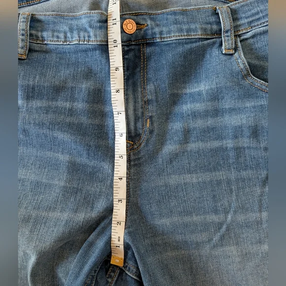 OLD NAVY Denim Jeans Boyfriend Straight Style Medium Wash Size 16 Regular - Picture 7 of 8